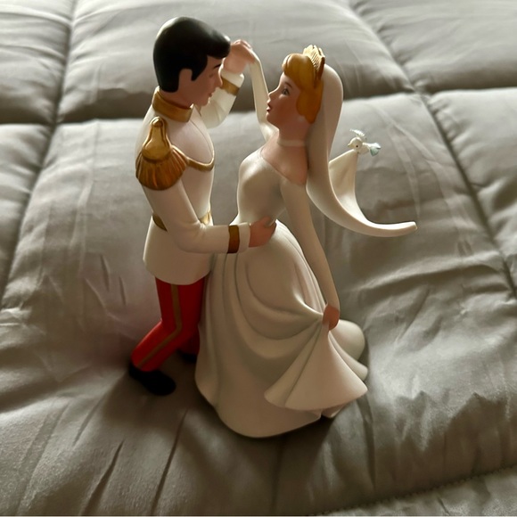 Cinderella 45th Anniversary Happily Ever After - Picture 1 of 4